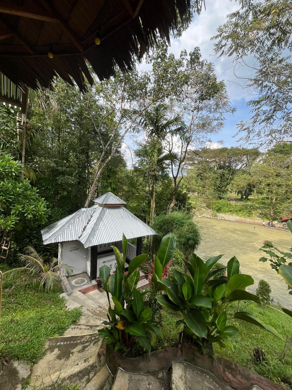 Asim Paris & Jungle Trekking Hotel