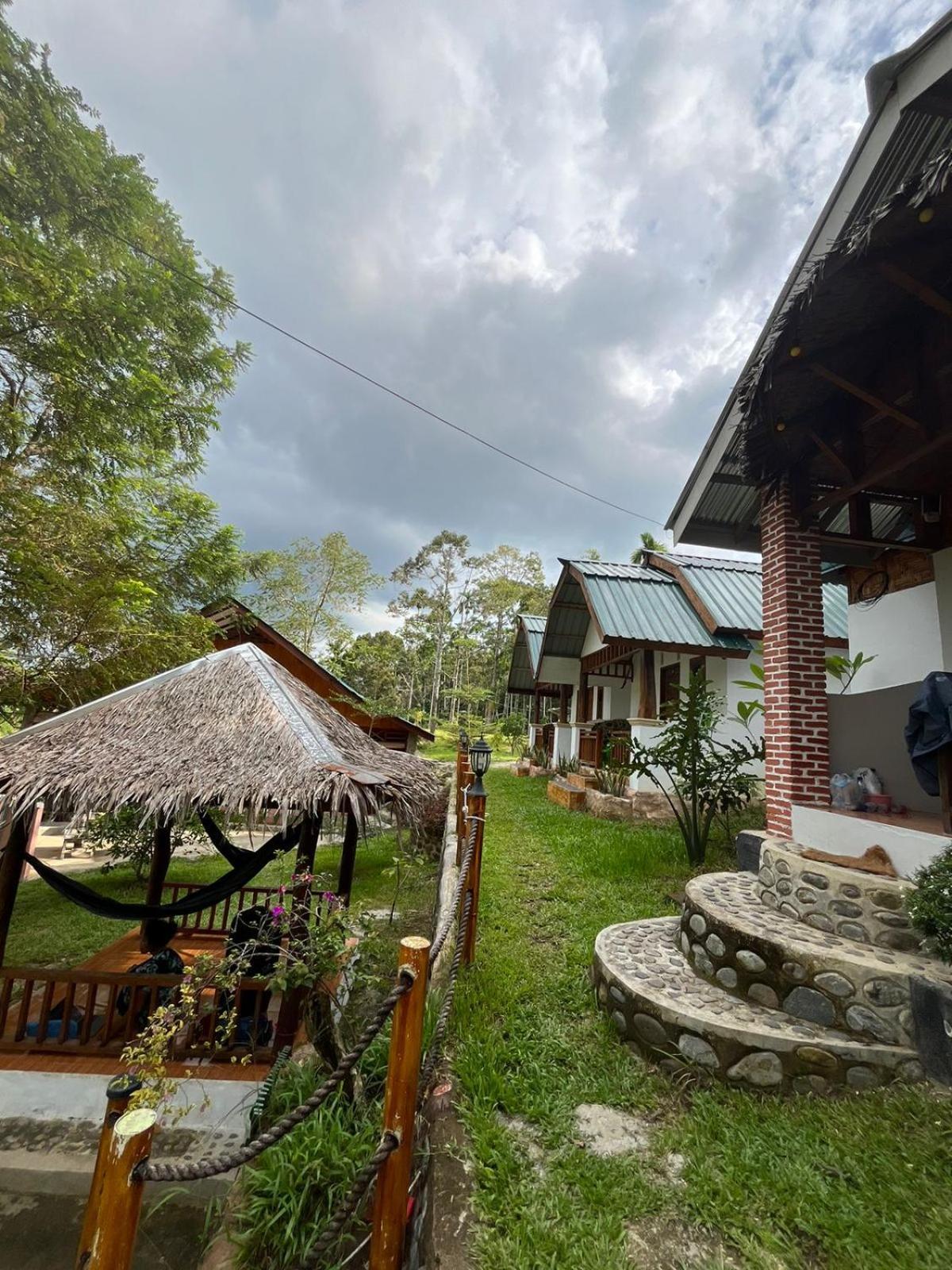 Asim Paris & Jungle Trekking 3* Bukit Lawang