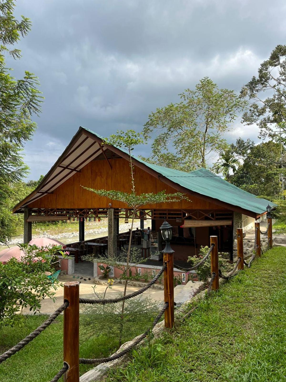 Asim Paris & Jungle Trekking 3*