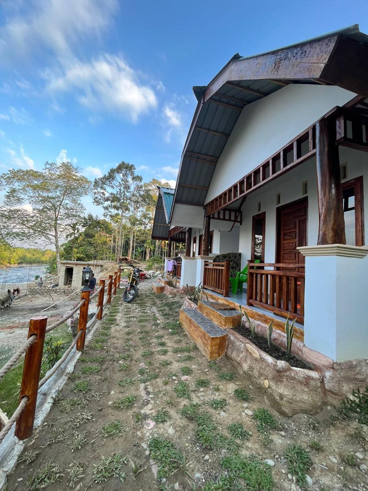 Asim Paris & Jungle Trekking Hotel 3*