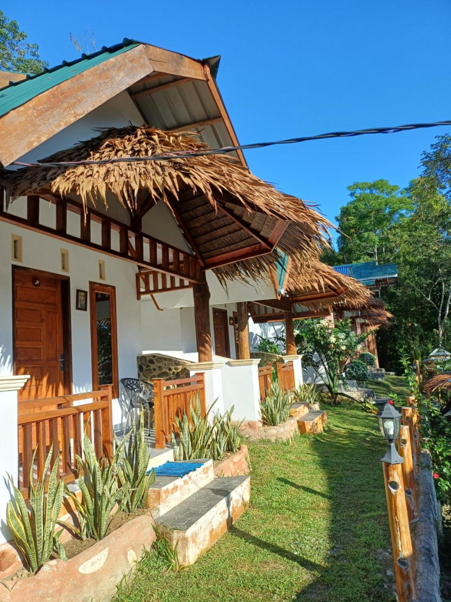 Hotel Asim Paris & Jungle Trekking
