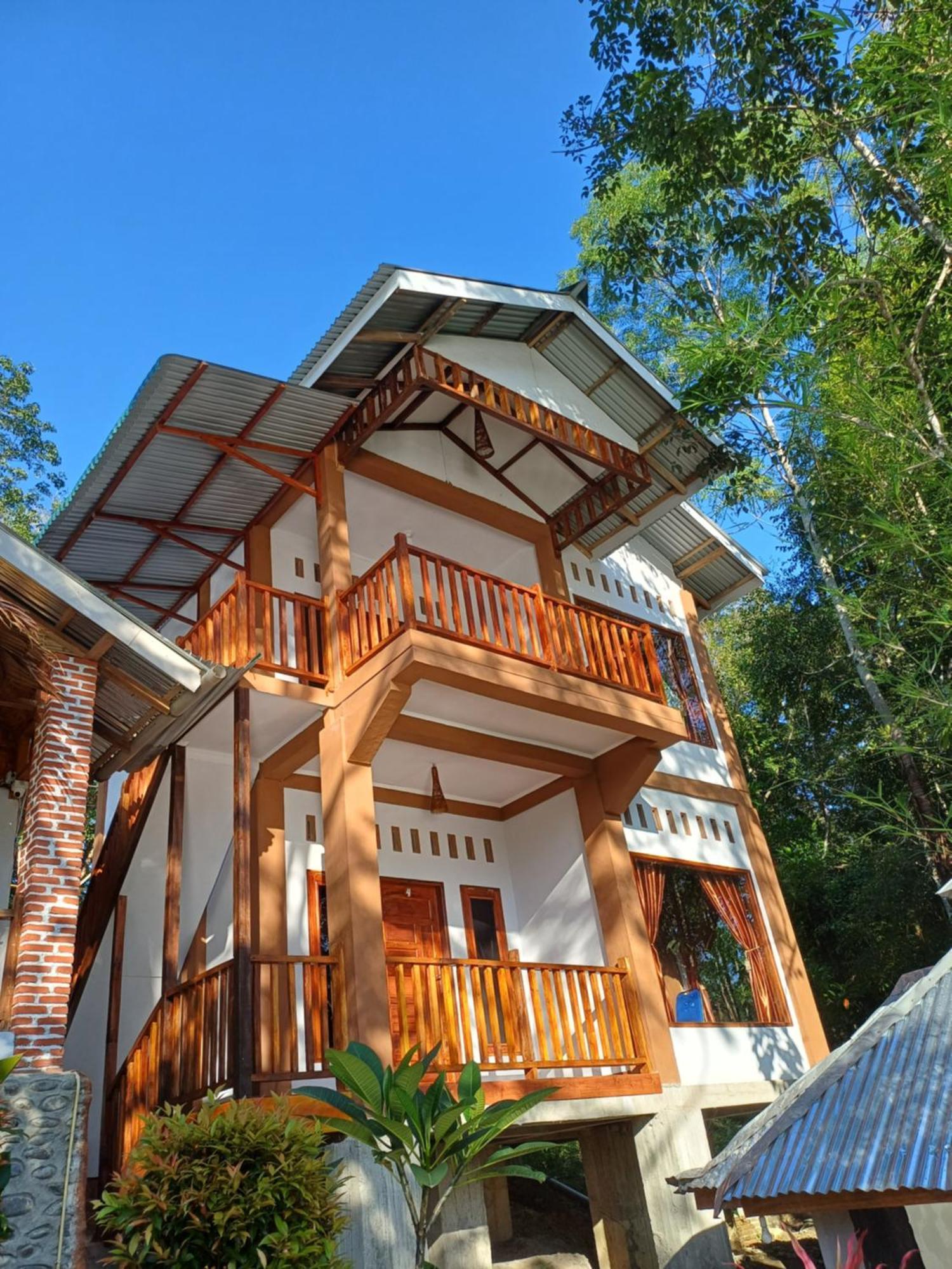 Hotel Asim Paris & Jungle Trekking Bukit Lawang